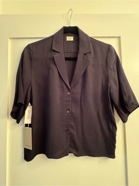 Aritzia Wilfred Free Shortsleeve Button